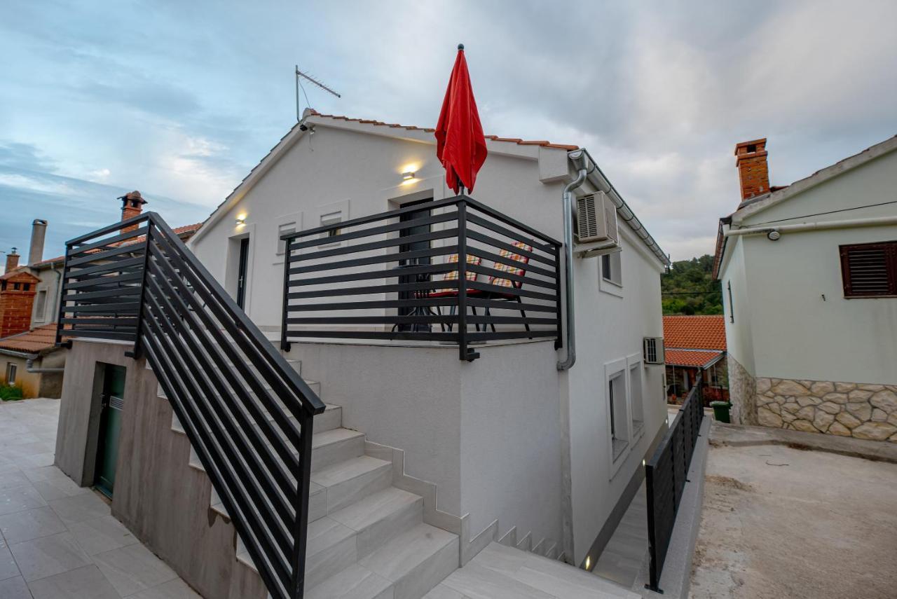 Il Dono Del Mare - Island Iz Appartement Veli Iž Buitenkant foto