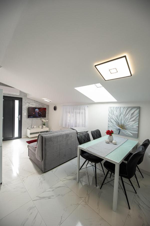 Il Dono Del Mare - Island Iz Appartement Veli Iž Buitenkant foto